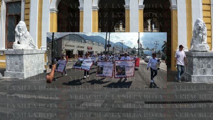 Con portazo y burlas de policías, así fue la marcha por Víctimas de Desaparición en Orizaba