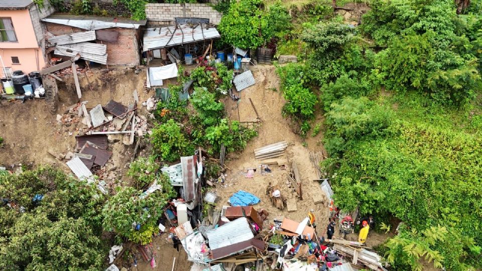 Mueren tres niñas en derrumbe provocado por la lluvia en Morelos