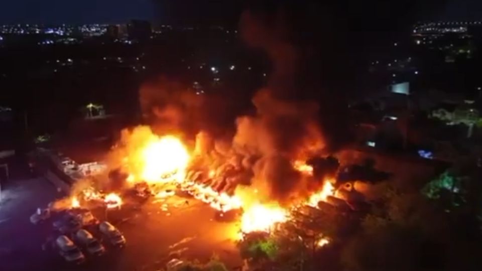 La explosión habría comenzado cerca de las 05:00 horas de este domingo en la zona industrial de la  capital sinaloense