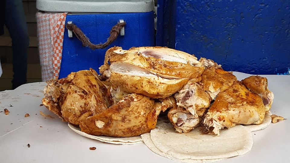 Los establecimientos de venta de pollo rostizado, adobado, en birria o asado se convierten en los favoritos de los leoneses, sobre todo los fines de semana, pues buscan una opción rápida para no cocinar en casa