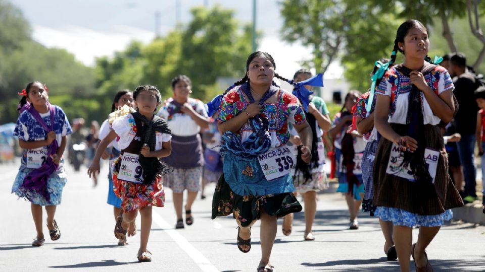 Más de 400 mujeres y niñas participaron este domingo en la 'Carrera de la Tortilla'