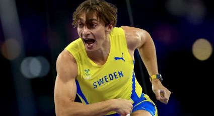 ¿Quién es Armand Duplantis, el atleta que ganó oro, récord olímpico y récord mundial en París 2024?