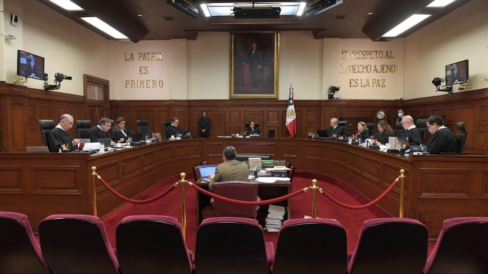 Los legisladores de oposición argumentaron que estas reformas vulneran los derechos humanos al suprimir garantías para los mexicanos y restringir la capacidad de los tribunales para dictar sentencias a favor de las víctimas.