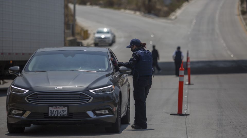 Arturo González, presidente de AMDA, aseguró que no es ir en persecución o en contra de quienes se van a Estados Unidos a trabajar y regresan con algún vehículo para transportarse ellos o sus familias, sino que hay un problema de entrada ilegal de estos automóviles.