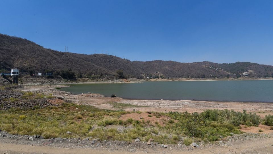 La recuperación de los grandes cuerpos de agua se llevará a cabo con la toma y regulación de los picos de lluvia, para tratarlos y almacenarlos en los cuerpos de agua.