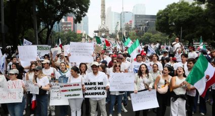 Estudiantes de derecho marchan desde el Ángel contra la reforma judicial