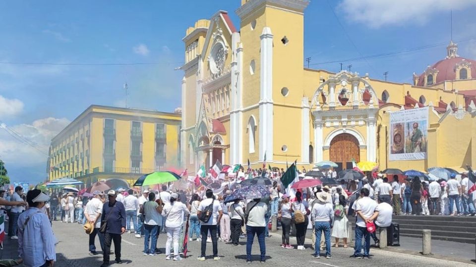 Alumnos de Derecho UV salen a marchar en Xalapa contra la Reforma Judicial