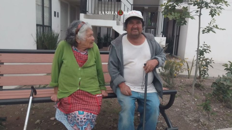 La Silla Rota platicó con los vecinos que recibieron sus nuevas viviendas en la colonia Caracoles, quienes señalan que los problemas que presentan las casas no han sido atendidos. Sin escrituras, con humedad y fisuras.