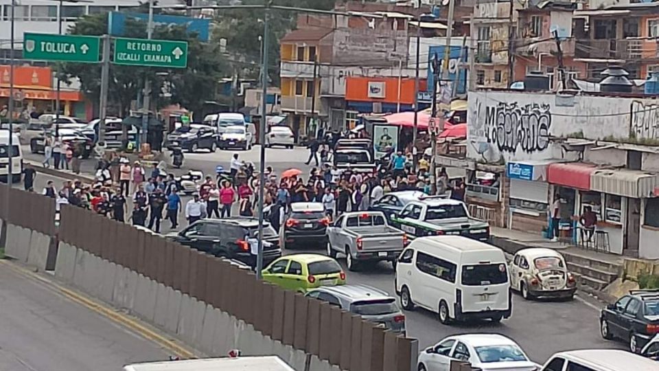 El bloqueo de esta tarde afecta a miles de conductores que usan el boulevard Colosio, ya que es el camino que conecta esa vialidad con la autopista Chamapa-Lechería, con la carretera y la autopista Naucalpan-Toluca.