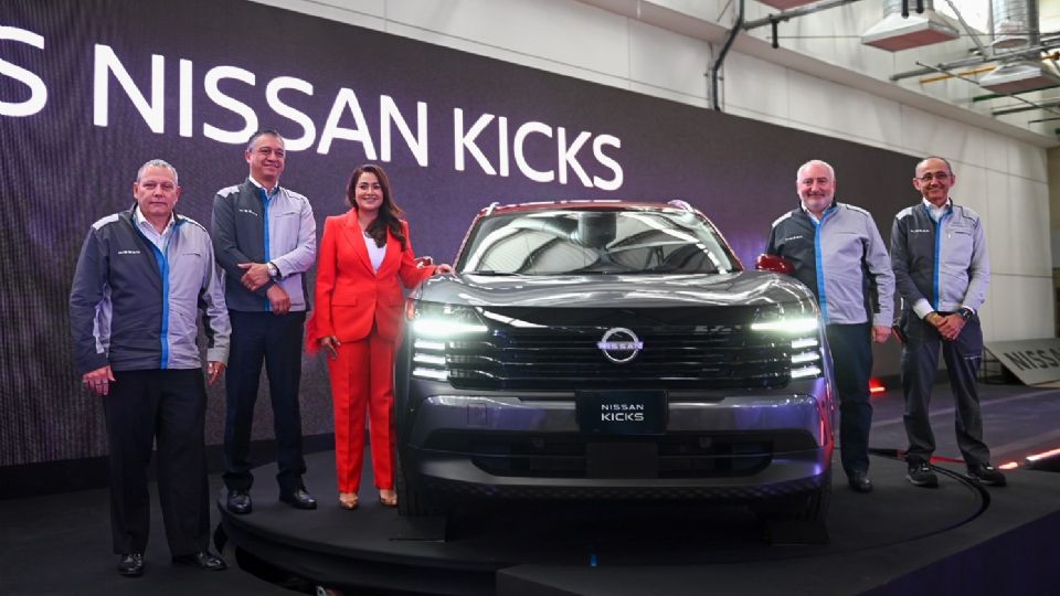 Tere Jiménez encabeza arranque de producción del Nissan Kicks 2025 en Aguascalientes