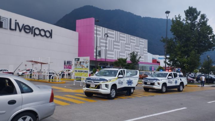 Roban a cuentahabitente en Plaza Valle de Orizaba, ladrones le disparan a víctima