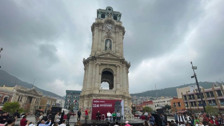 Con música y pastel conmemoran 114 aniversario del Reloj de Pachuca