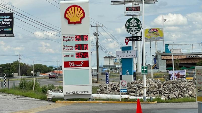 En algunas gasolineras de León, el precio de la gasolina Premium superó los $27 pesos por litro