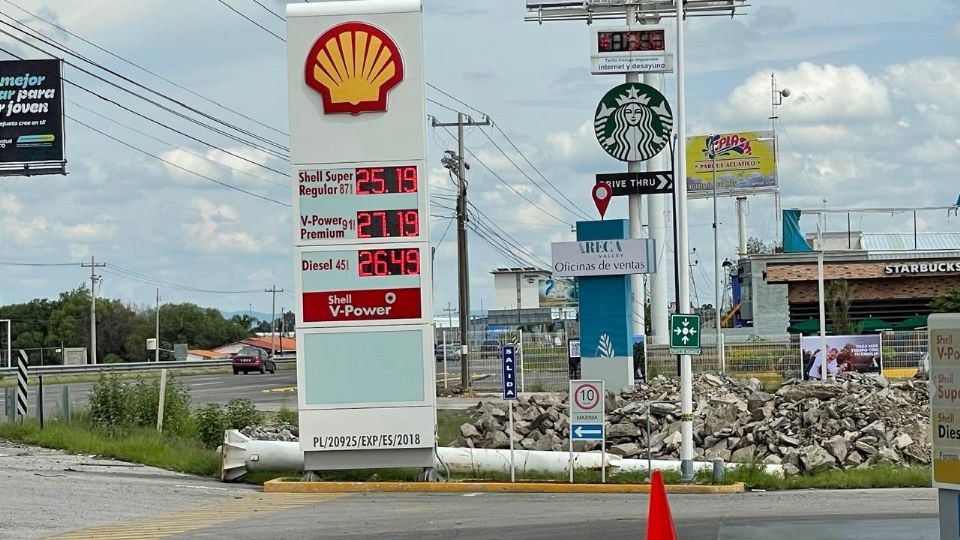 En algunas gasolineras de León, el precio de la gasolina Premium superó los $27 pesos por litro