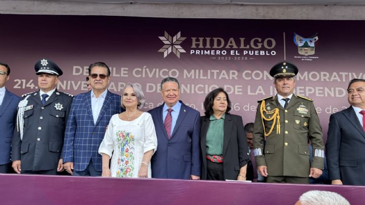 Participa Julio Menchaca en Fiestas Patrias: da el Grito y observa el desfile