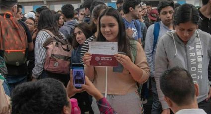 Beca Benito Juárez lanza aviso a los estudiantes que recibieron tarjeta de cobro en agosto