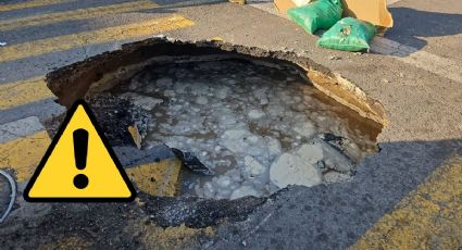 Se abre socavón de más de 1 metro en calle del centro de Veracruz