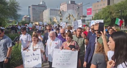 Marchan Premios Nobel de la Paz en Monterrey