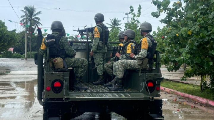 Río crecido por efectos de "John" arrastra a persona en Oaxaca; realizan búsqueda