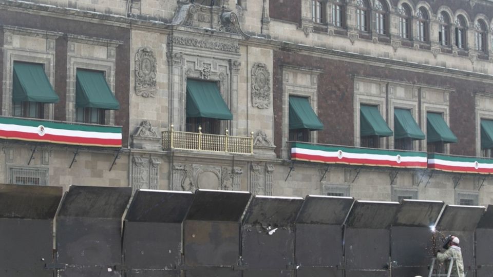 En marzo de este año, un grupo de sujetos encapuchados derribaron una de las puertas de Palacio Nacional.