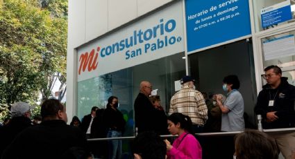 Mexicanos optan por consultorios de farmacias; crecen 33% en sexenio de AMLO