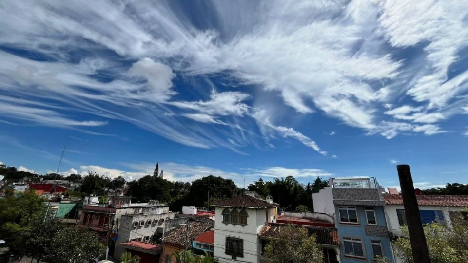 Por esta razón se vieron nubes en Xalapa con forma de “pinceladas”