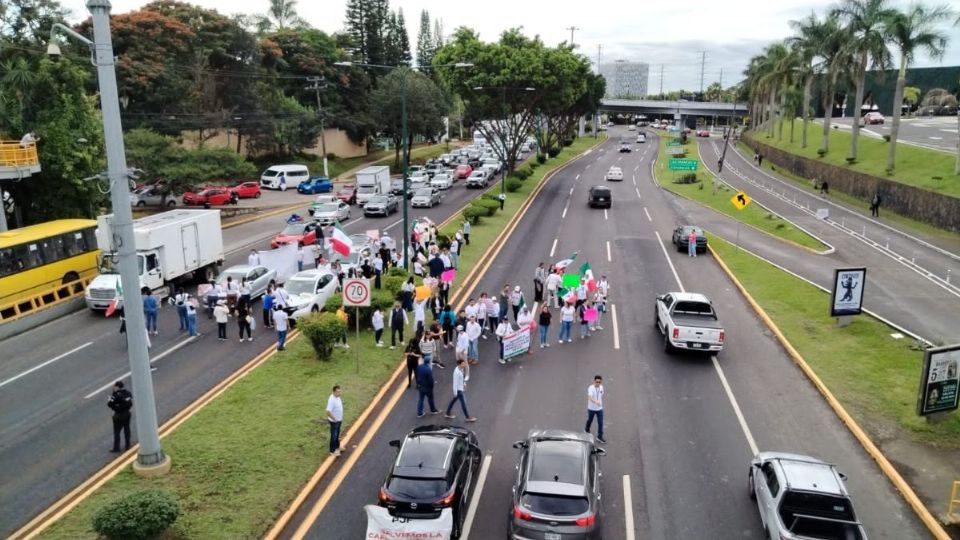 ¿Por qué hubo manifestación sobre avenida de Xalapa hoy 27 de septiembre?