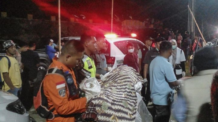Colapsa mina ilegal en indonesia; 12 personas murieron