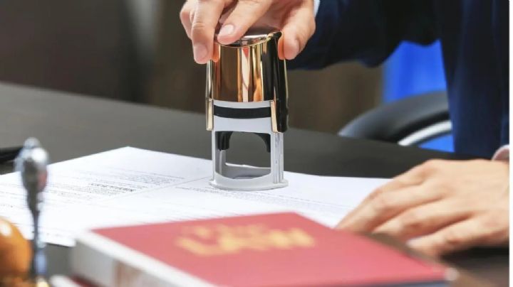 Retiran FIAT al notario Marcelo Gay en León “por fraudes”