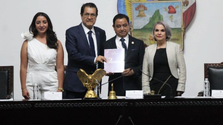 Estrena 66 Legislatura con entrega del segundo informe de Julio Menchaca