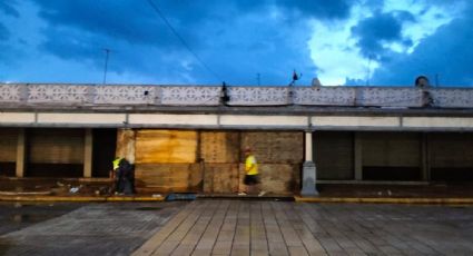 En la madrugada, ASIPONA desaloja e inicia demolición en mercado de artesanías del malecón