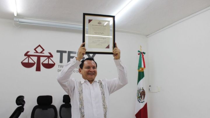 "Huacho" Díaz Mena recibe constancia como gobernador electo de Yucatán