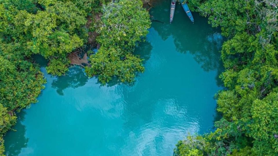 Es muy similar a los cenotes que se ubican en la Rivera Maya.