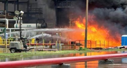 Oaxaca: Las imágenes del fuerte incendio en la Refinería de Salina Cruz | VIDEO