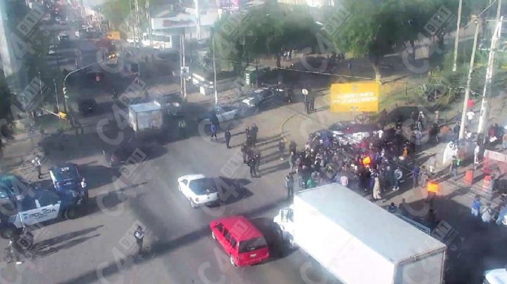 Protestan locatarios del ‘Mercado Negro’, ocasionan caos vial