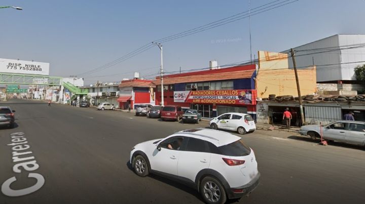 Así acabó el 2024 en Hidalgo: tráiler choca y arrastra vehículos en la “Bajada de la muerte” | VIDEOS