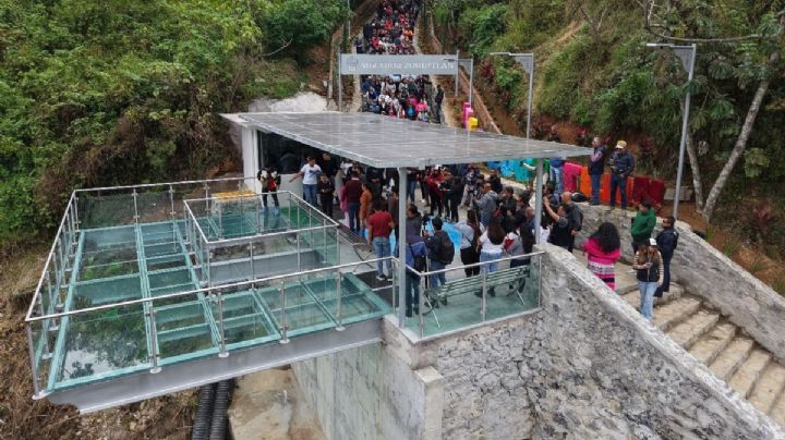 Nuevo mirador de cristal fue inaugurado en Ixtaczoquitlán, Veracruz; así luce
