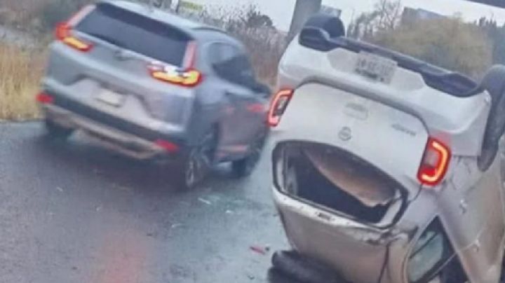 Conductor pierde el control en la México-Puebla y vuelca su auto; rescate complica circulación | VIDEO