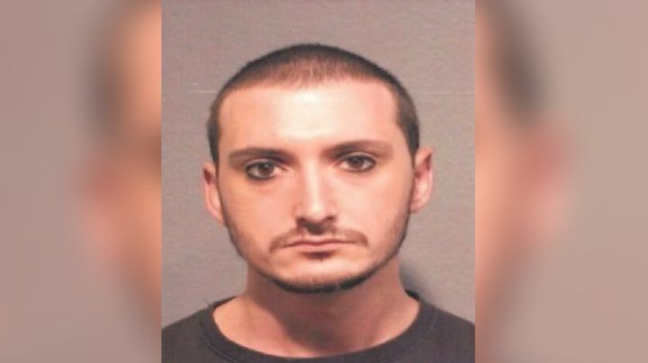 Conserje de escuela contaminó, escupió y orinó comida de niños