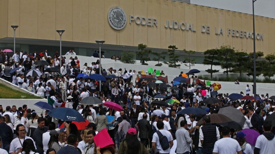 Trabajadores del Poder Judicial en Zapopan, Jalisco aseguran que sus salarios se han reducido con la implementación de la reforma judicial.