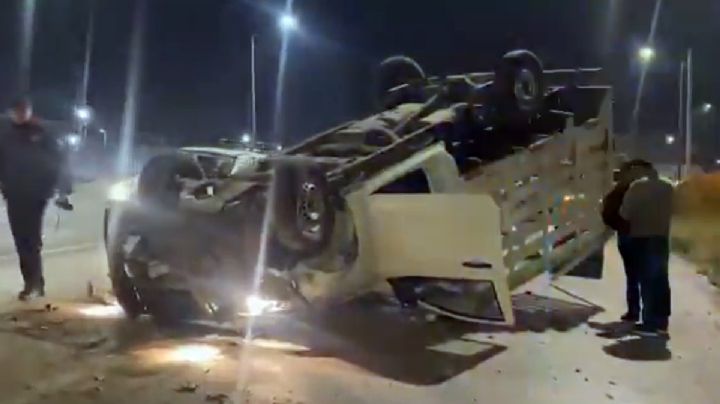 Vuelca camioneta en Periférico Ecológico: todo lo que sabemos