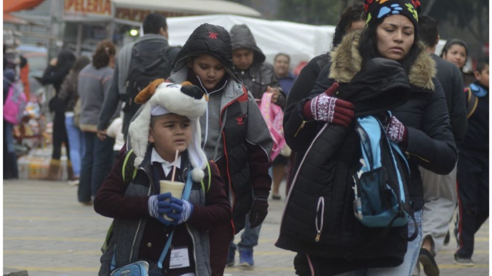 Las autoridades piden a la población abrigarse e hidratarse adecuadamente y prestar atención a los niños y adultos mayores
