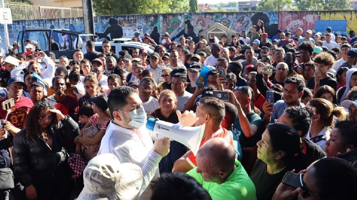 Migrantes en Chiapas son notificados del fin del programa CBP One