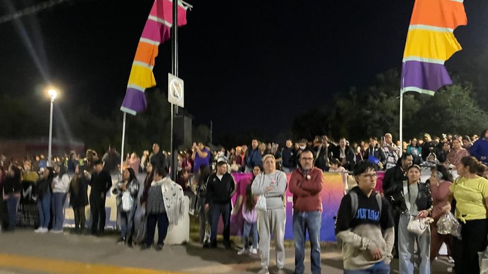 Así disfrutaron del concierto de Espinoza Paz en los alrededores del Foro Mazda