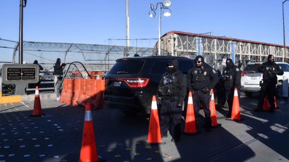 La seguridad en el puente fue reforzada con vallas y la presencia de agentes de la Policía del Condado de Cameron
