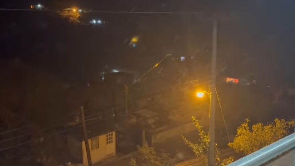 Cayó nieve anoche en la comunidad de Palomas, en Xichú.