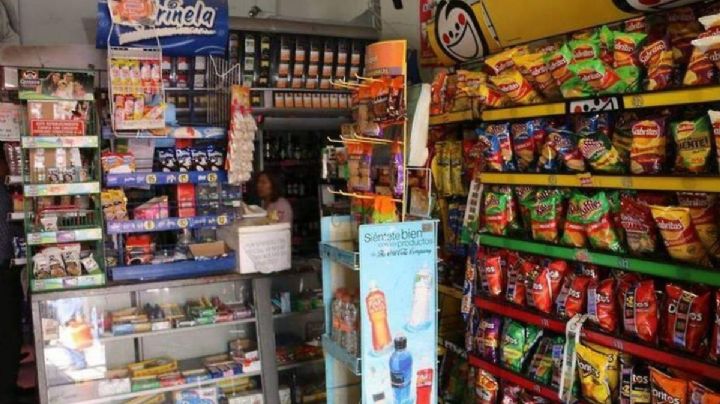 El SAT va por dueños de tienditas, papelerías y salones de belleza