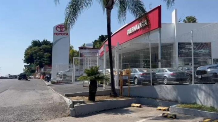 Esto es lo que sabemos del robo de ocho camionetas en una agencia de Cuernavaca