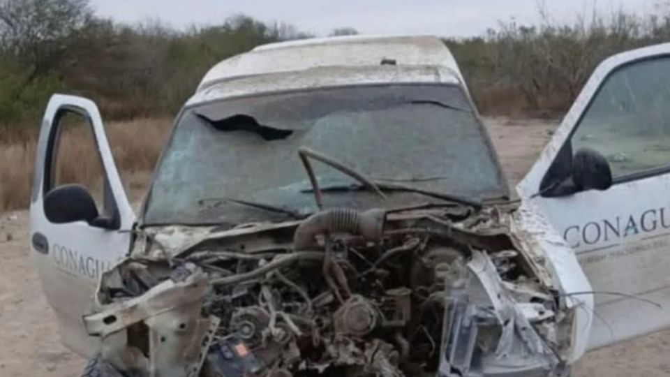 Explosión de una camioneta de Conagua el viernes pasado, tras pisar un artefacto explosivo que usa el crimen organizado