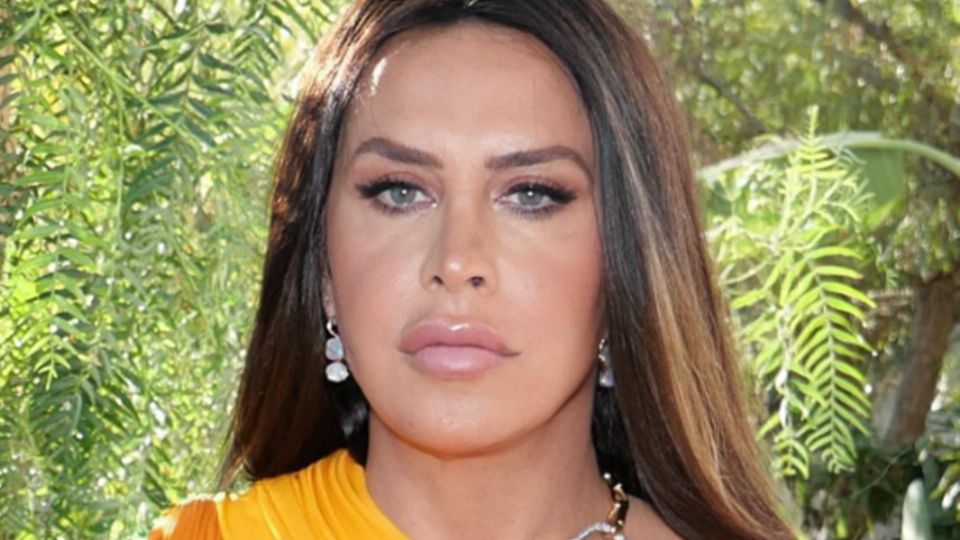 Con un mensaje de disculpa